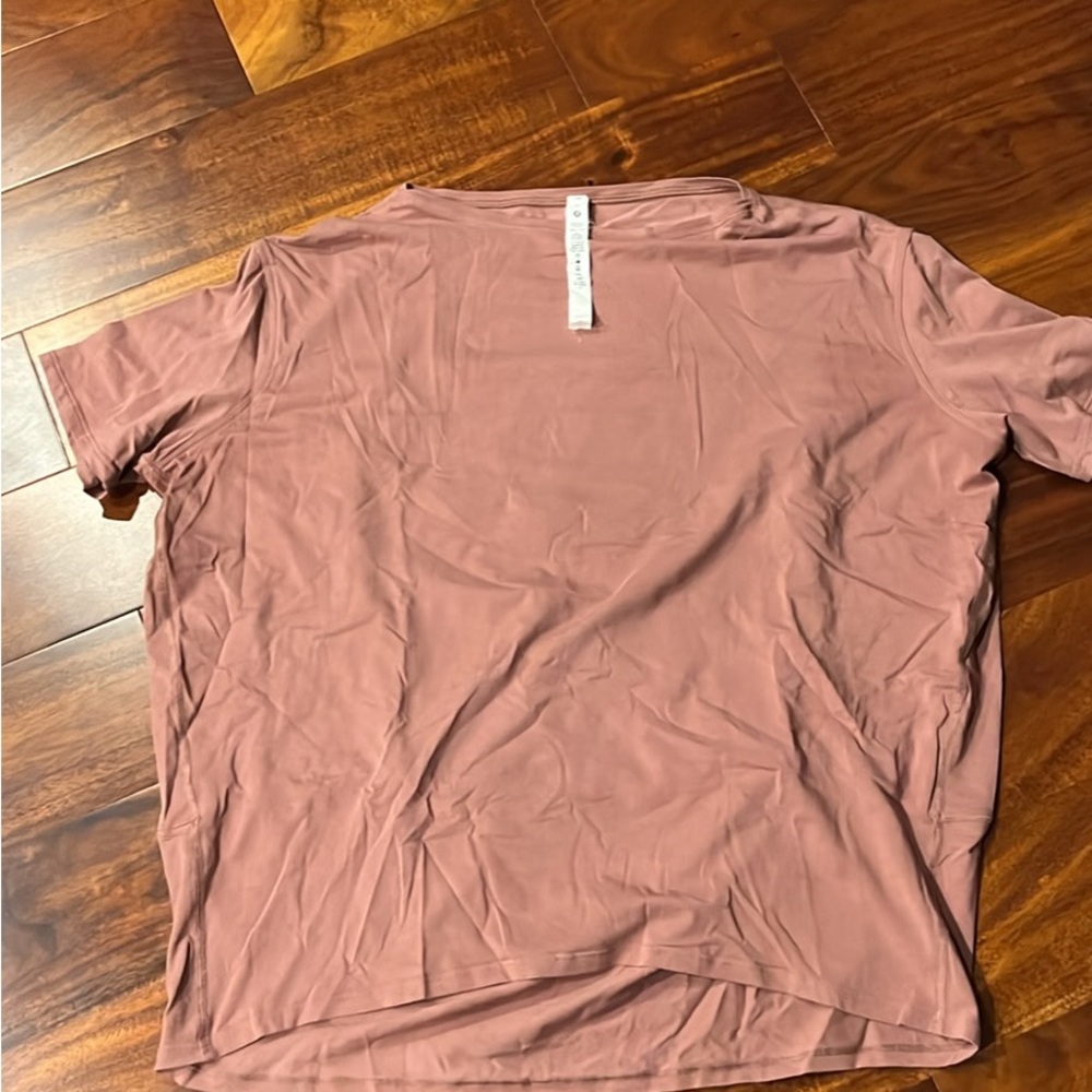 Lululemon T-Shirt